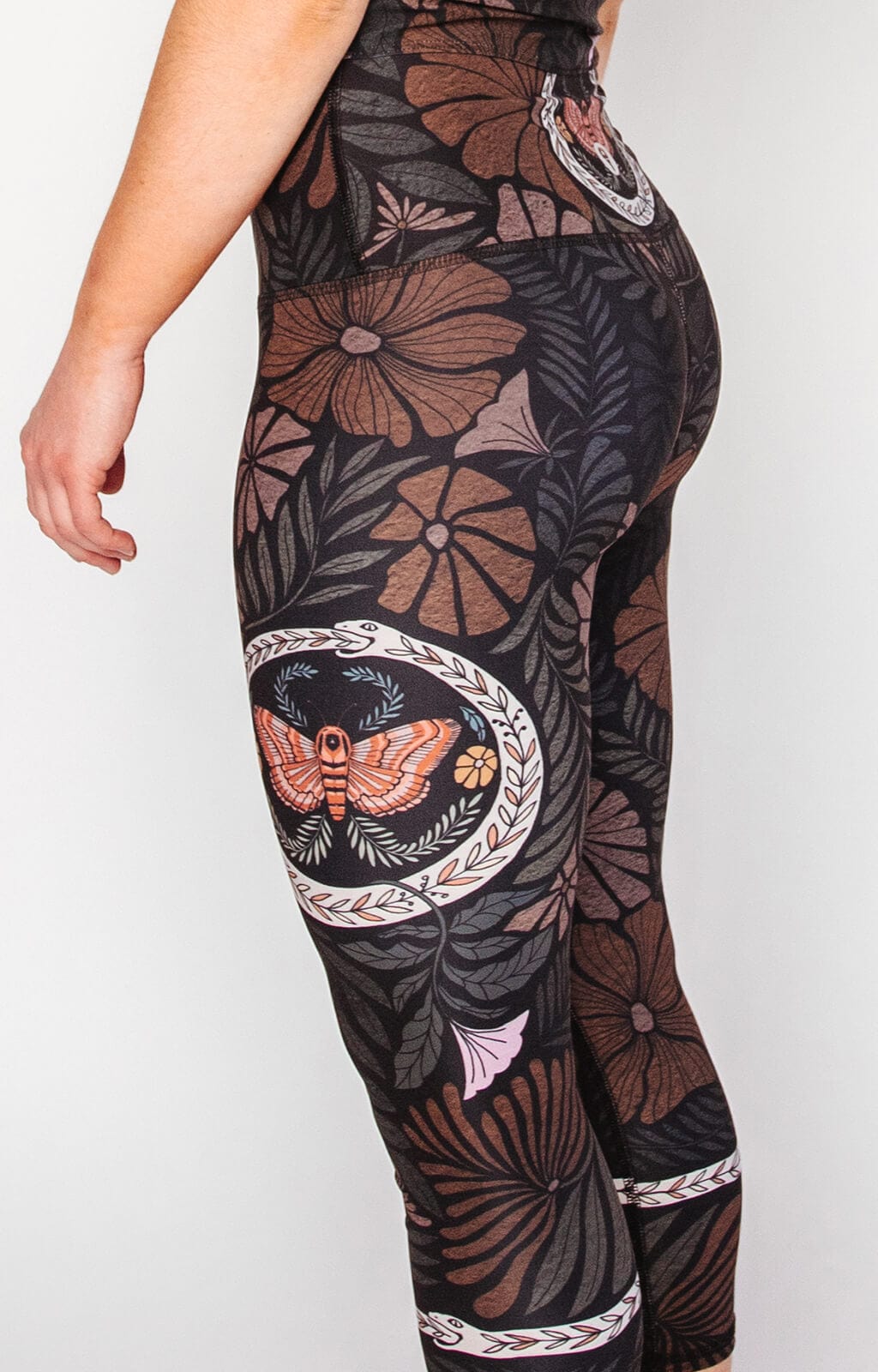 Yoga-Shorts mit Ouroboros-Print