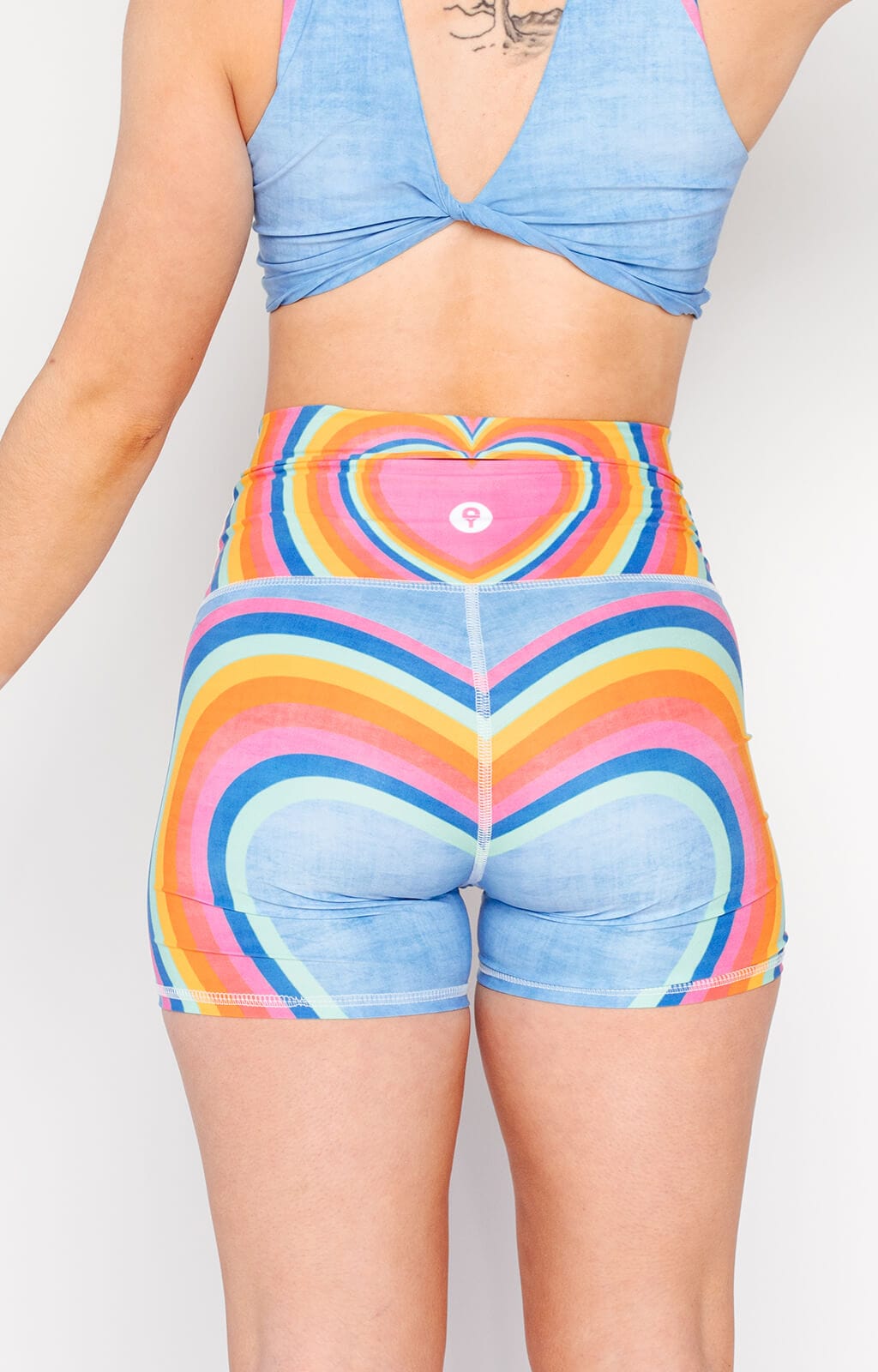 Bewegungsshorts in „Rainbow Love“