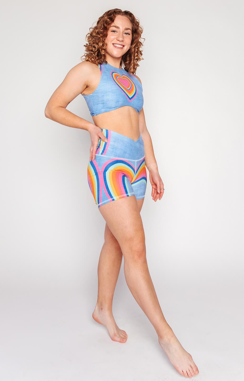 Bewegungsshorts in „Rainbow Love“