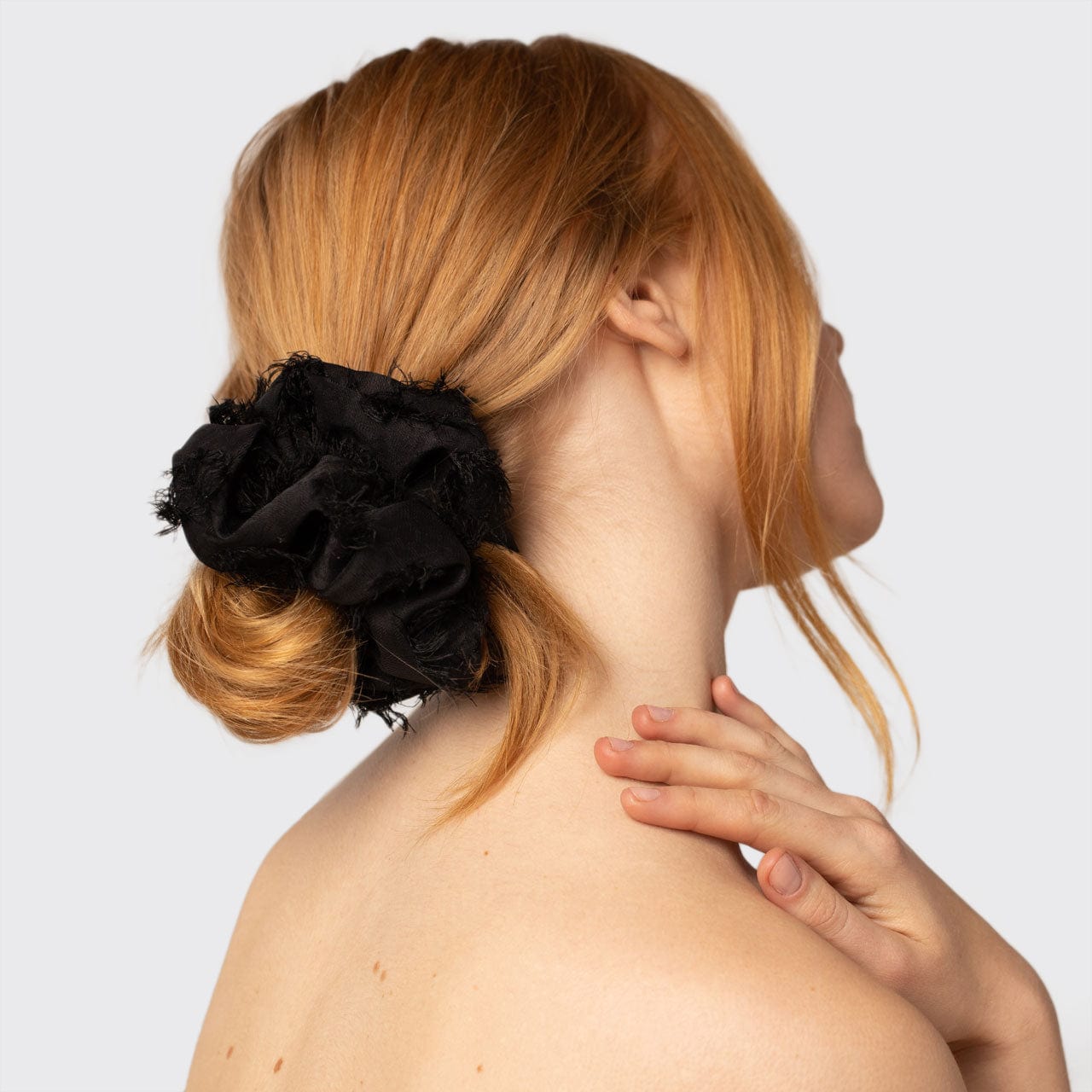 Brunch Scrunchie - Ausgefranstes Schwarz