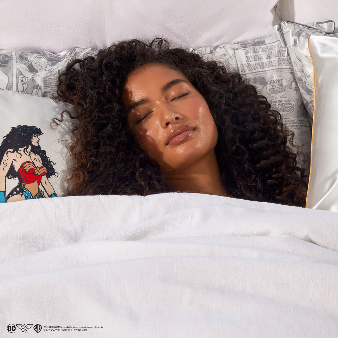 Funda de almohada de satén Kitsch x Wonder Woman - Estampado de cómic