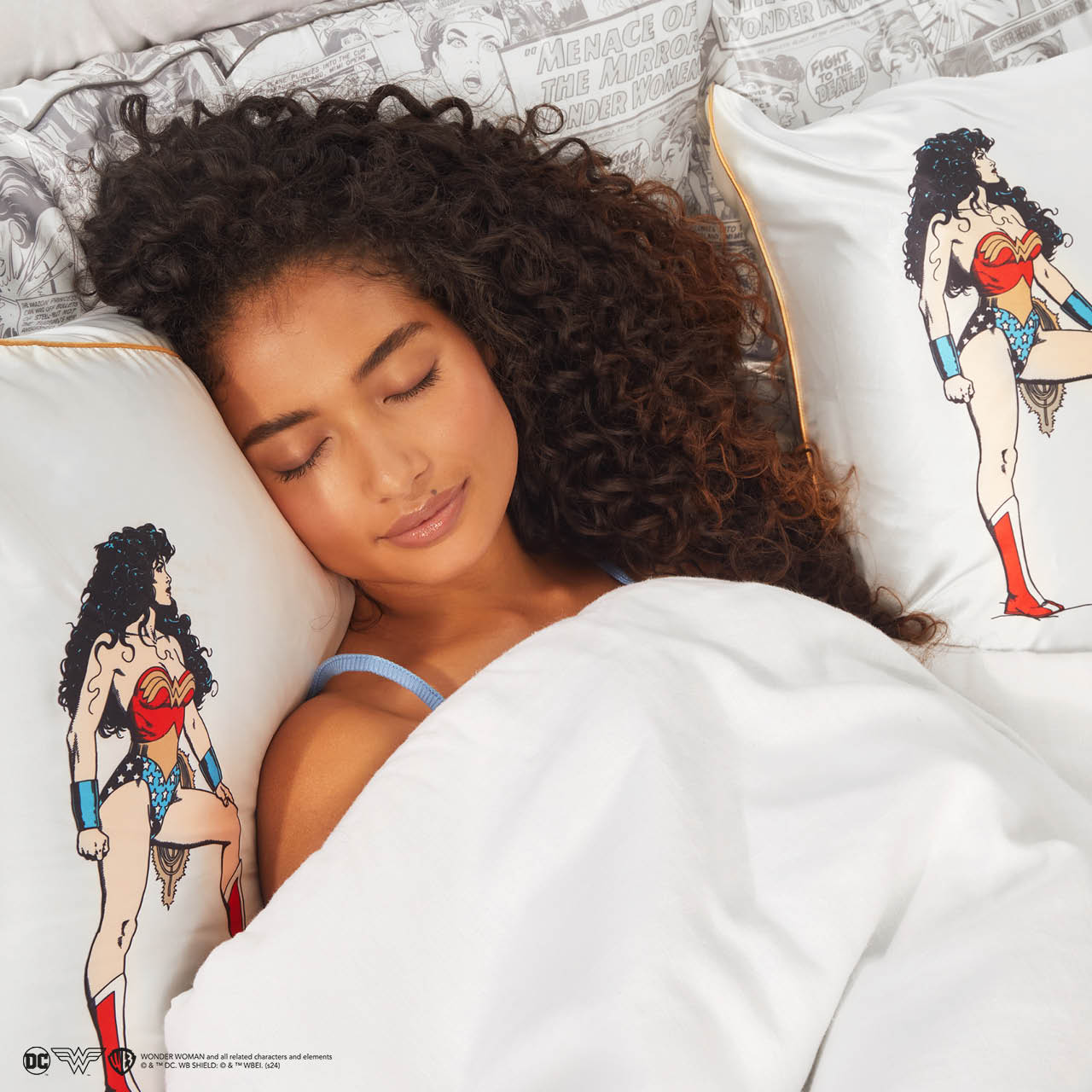 Funda de almohada de satén Kitsch x Wonder Woman - Believe In Wonder