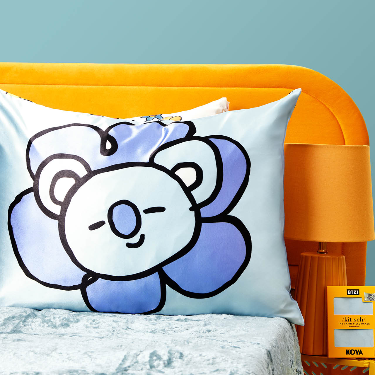 Kitsch x BT21 Satin-Kissenbezug – KOYA 