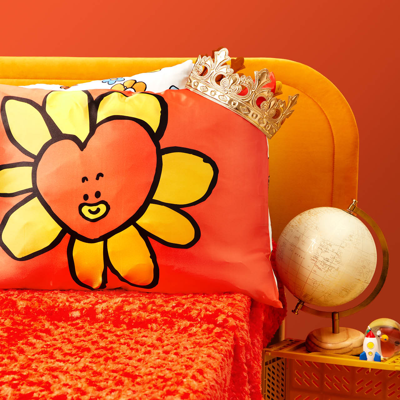 Kitsch x BT21 Satin-Kissenbezug – TATA 