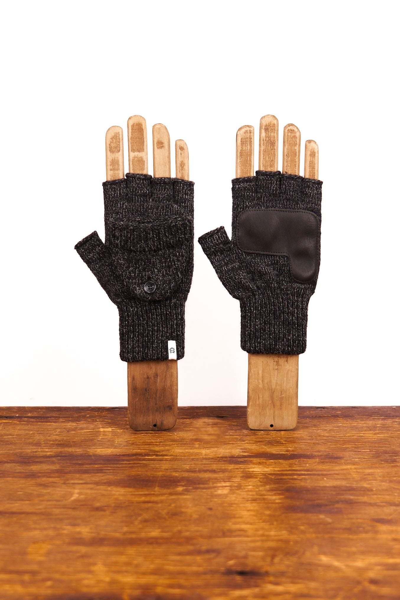 Guantes convertibles sin dedos 'Glomitt' de color negro jaspeado con piel de ciervo negra