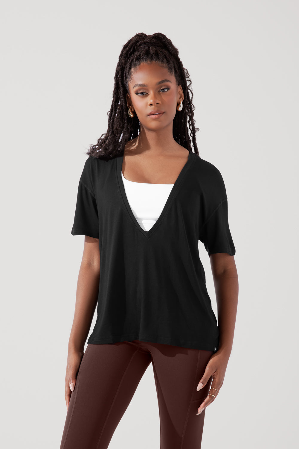 Camiseta Daring Deep V - Negra