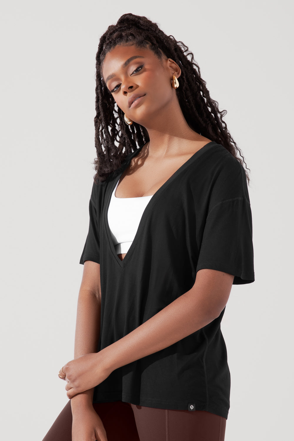 Camiseta Daring Deep V - Negra