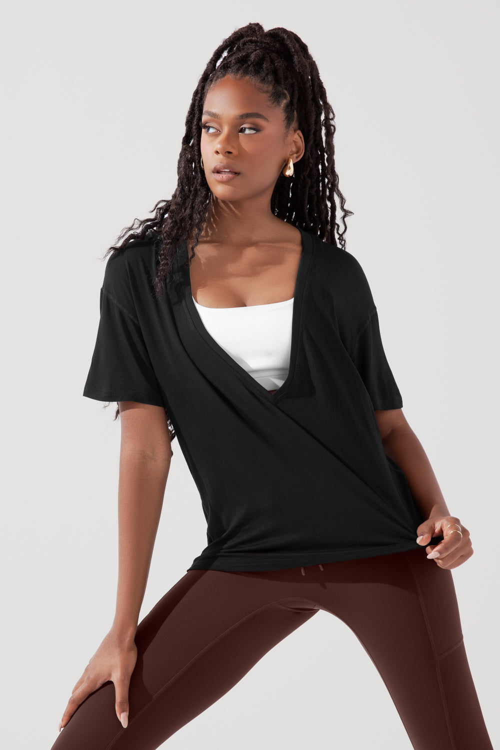 Camiseta Daring Deep V - Negra