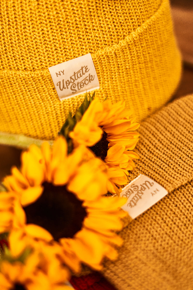 Gorra de algodón reciclado con diseño de girasol