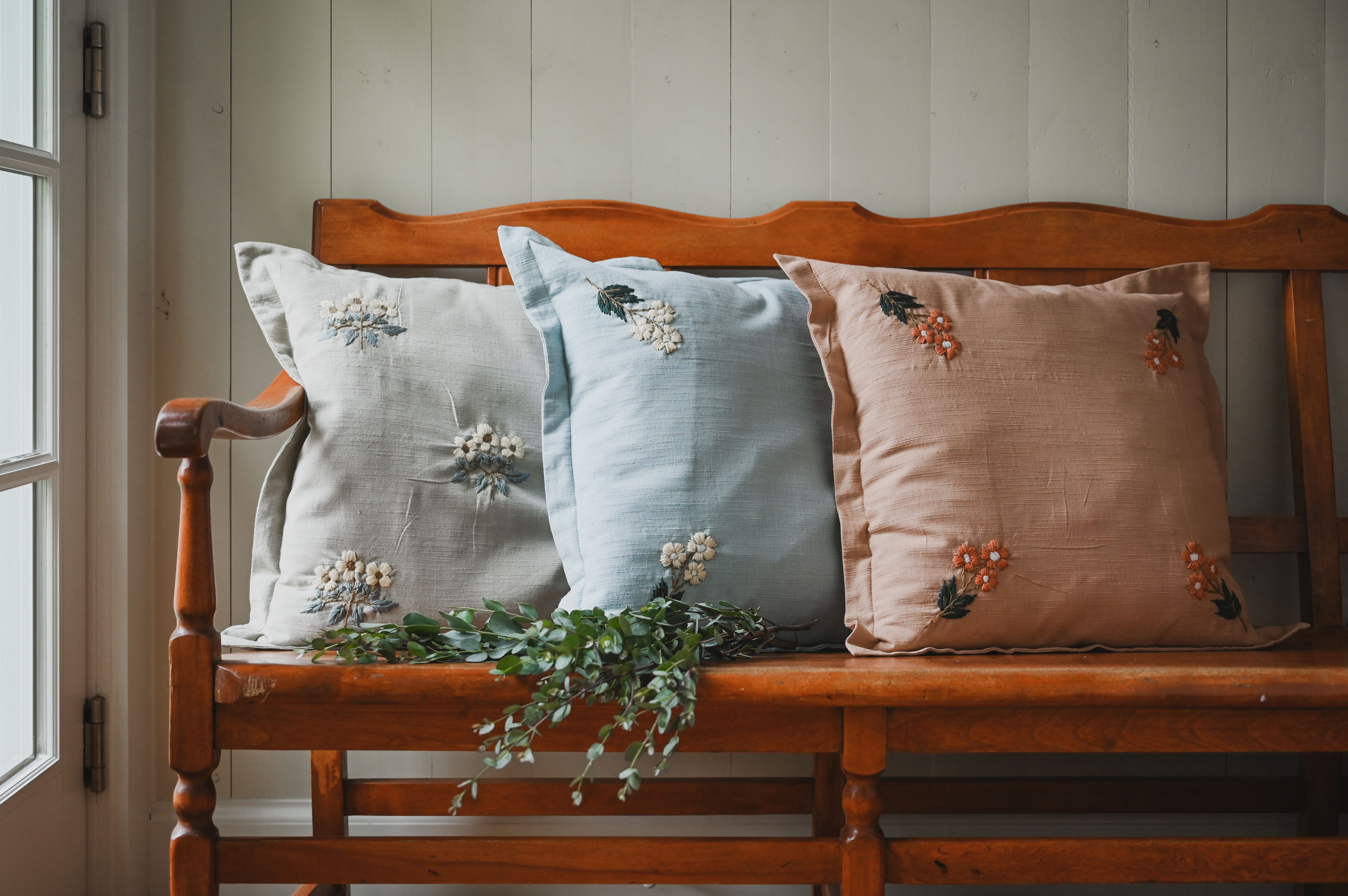 Florence Pillow (Natural)