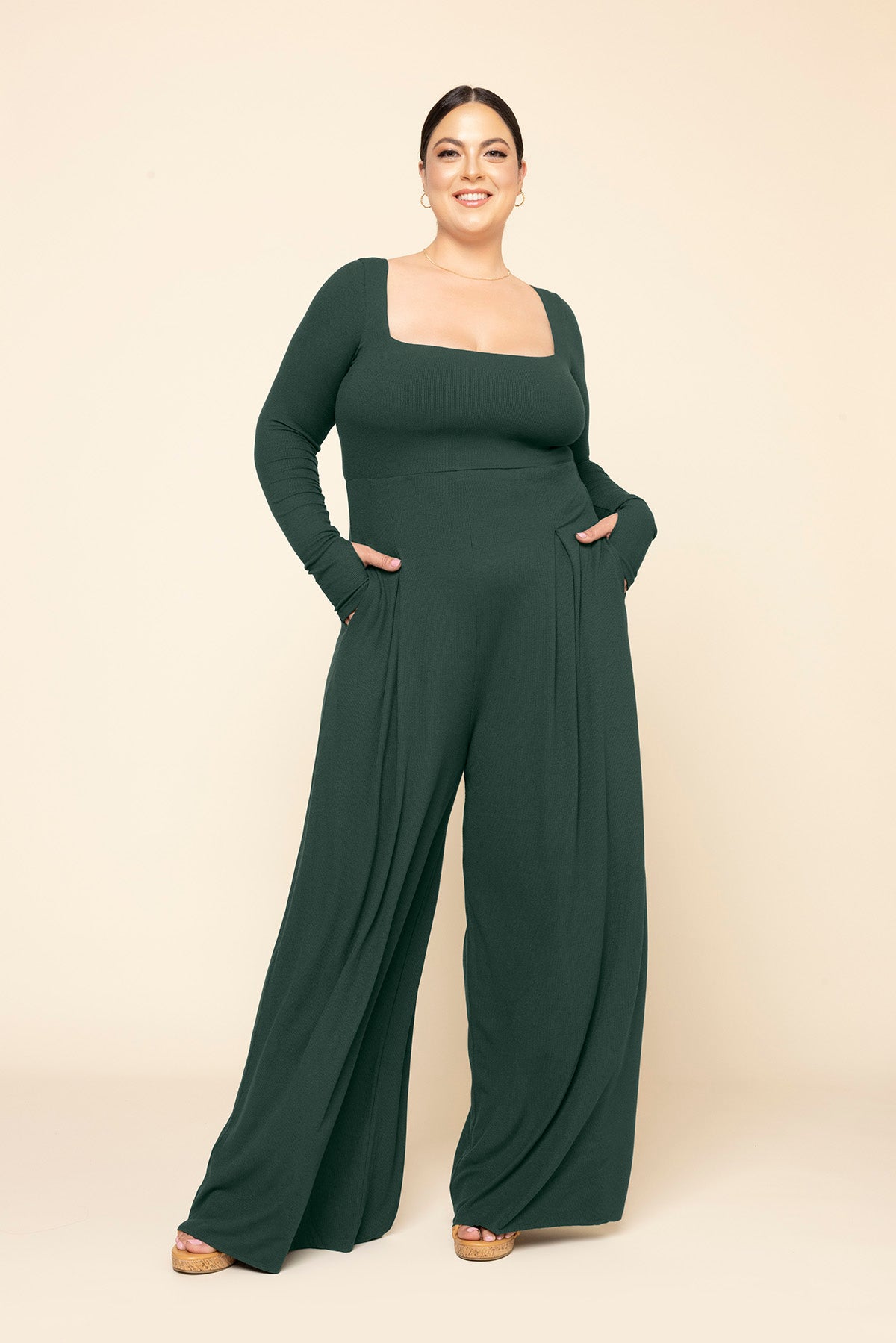 Go With The Flow – Langärmliger Jumpsuit – Kiefer