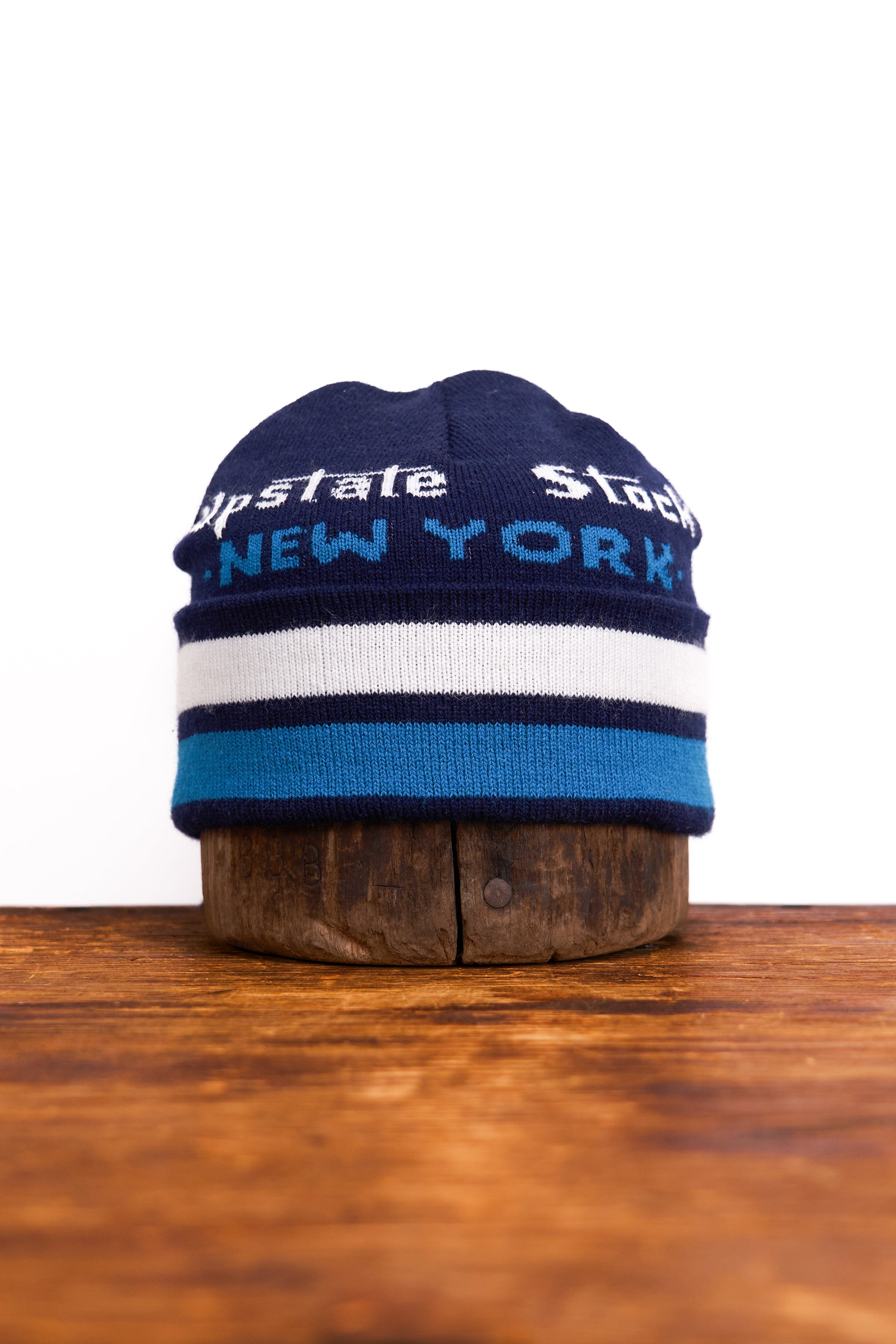 NEU Beanie mit Jacquard-Stickerei - NY BLUE