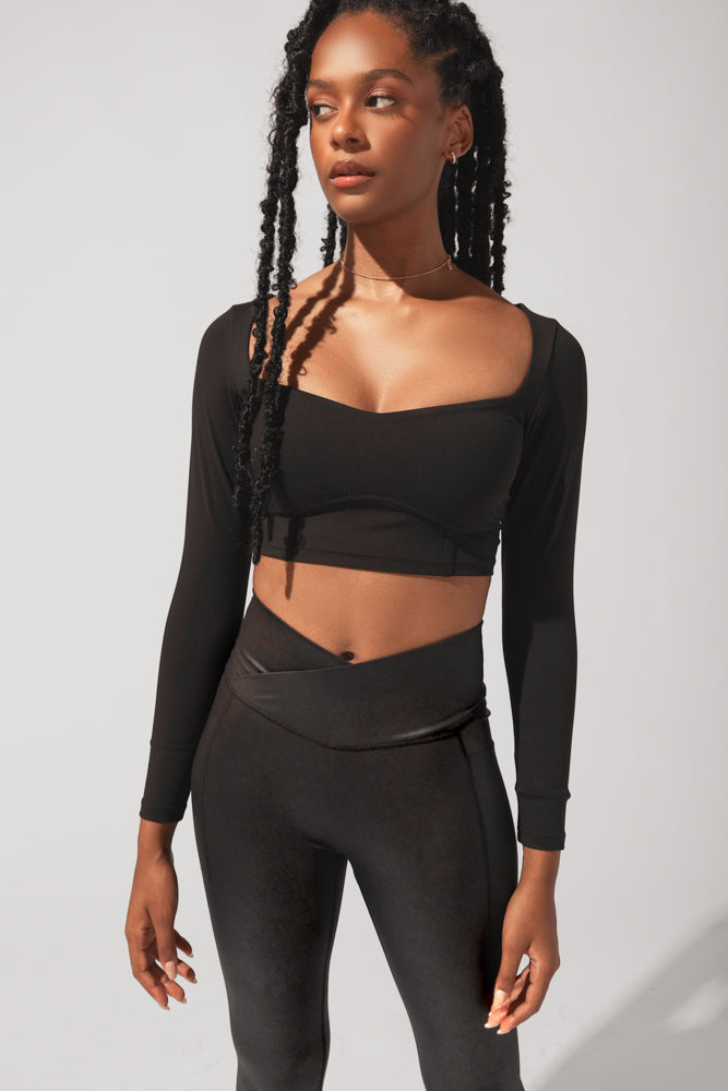 Crop Top mit Herzausschnitt und langen Ärmeln - Schwarz