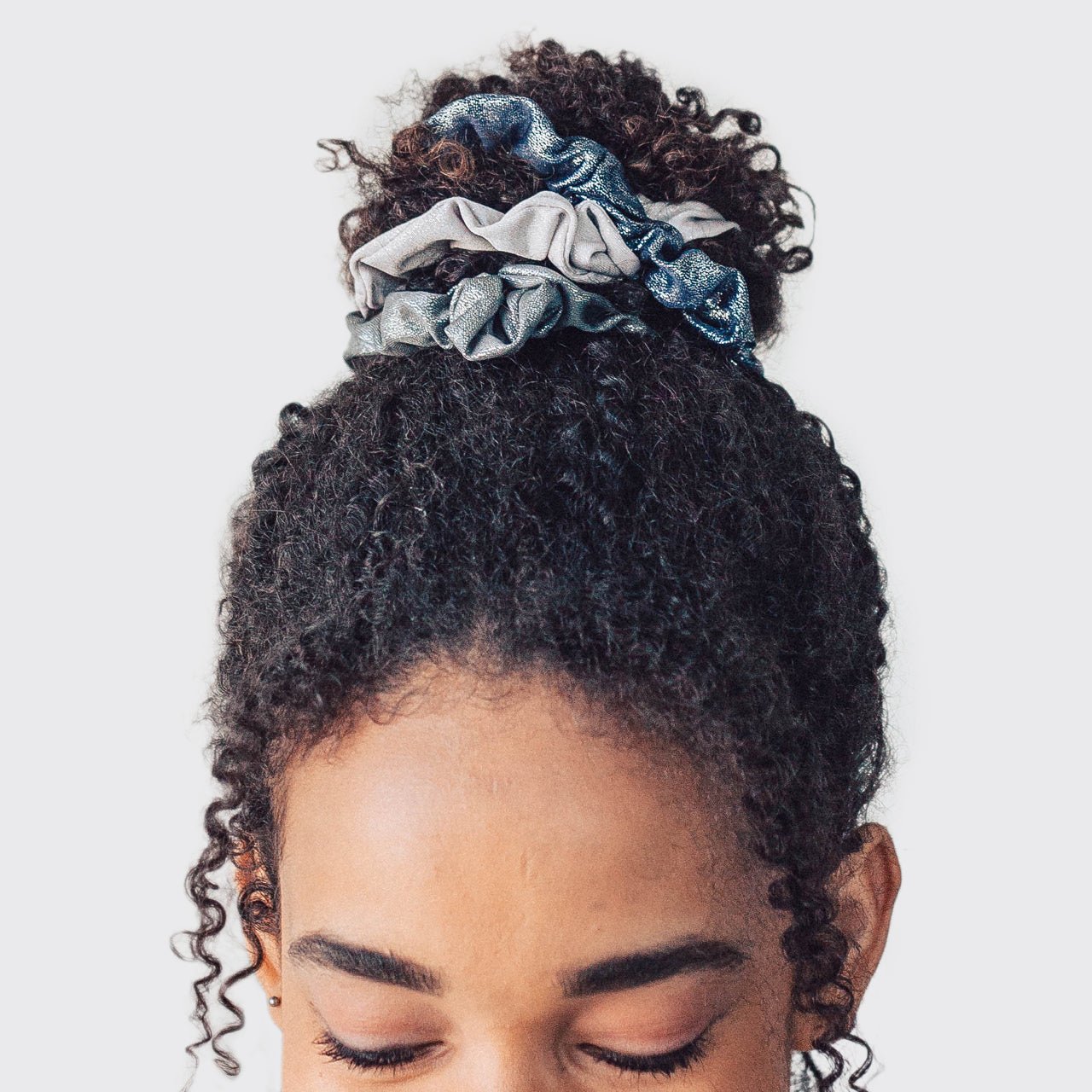 KITSCHMetallic Scrunchies - Black/Gray - M.S Skincare