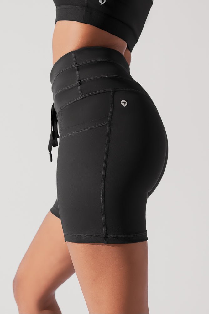 POPFLEX®Cargo Midi Short with Pockets - Black - M.S Skincare