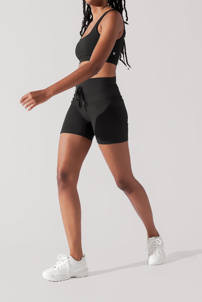 POPFLEX®Cargo Midi Short with Pockets - Black - M.S Skincare