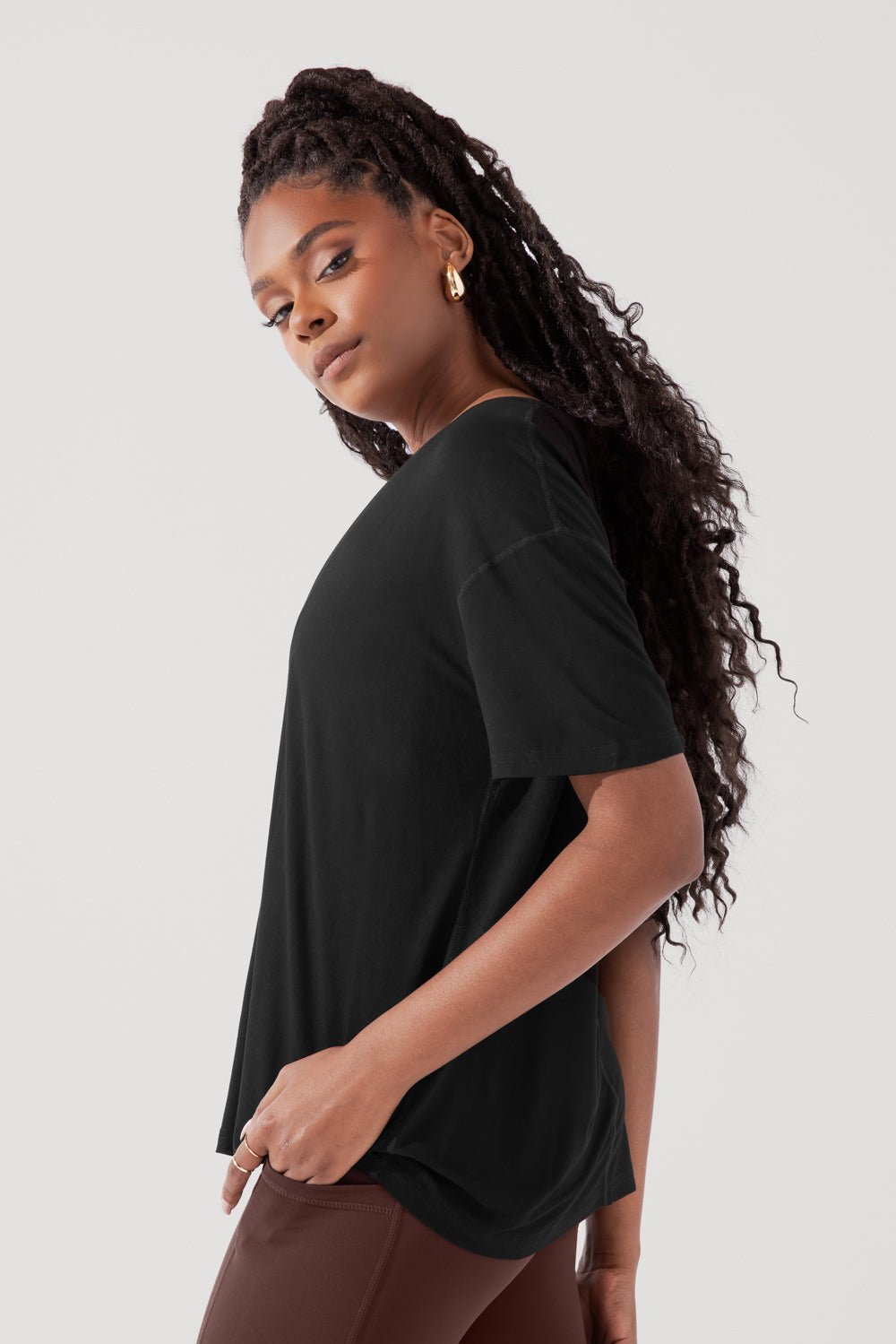 POPFLEX®Daring Deep V Tee - Black - M.S Skincare