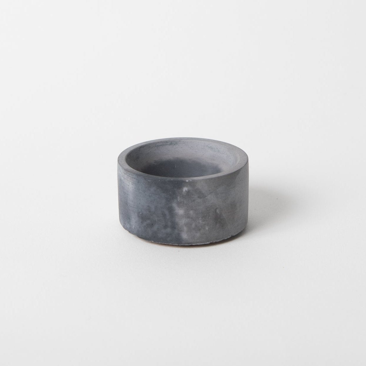 Pretti.Cool Round Incense Holder | Black & Grey