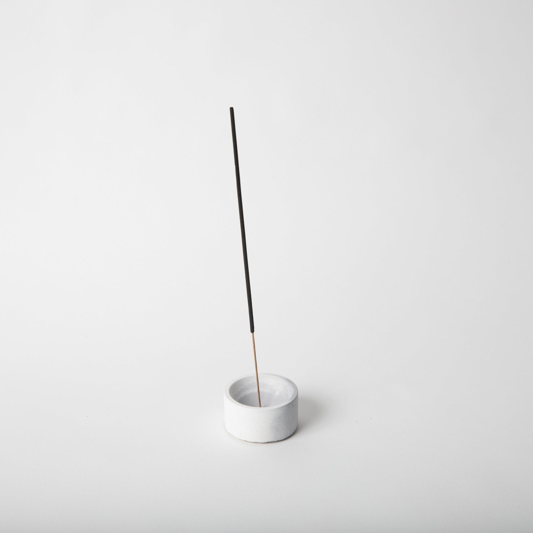 Pretti.CoolRound Incense Holder | Black & Grey - M.S Skincare