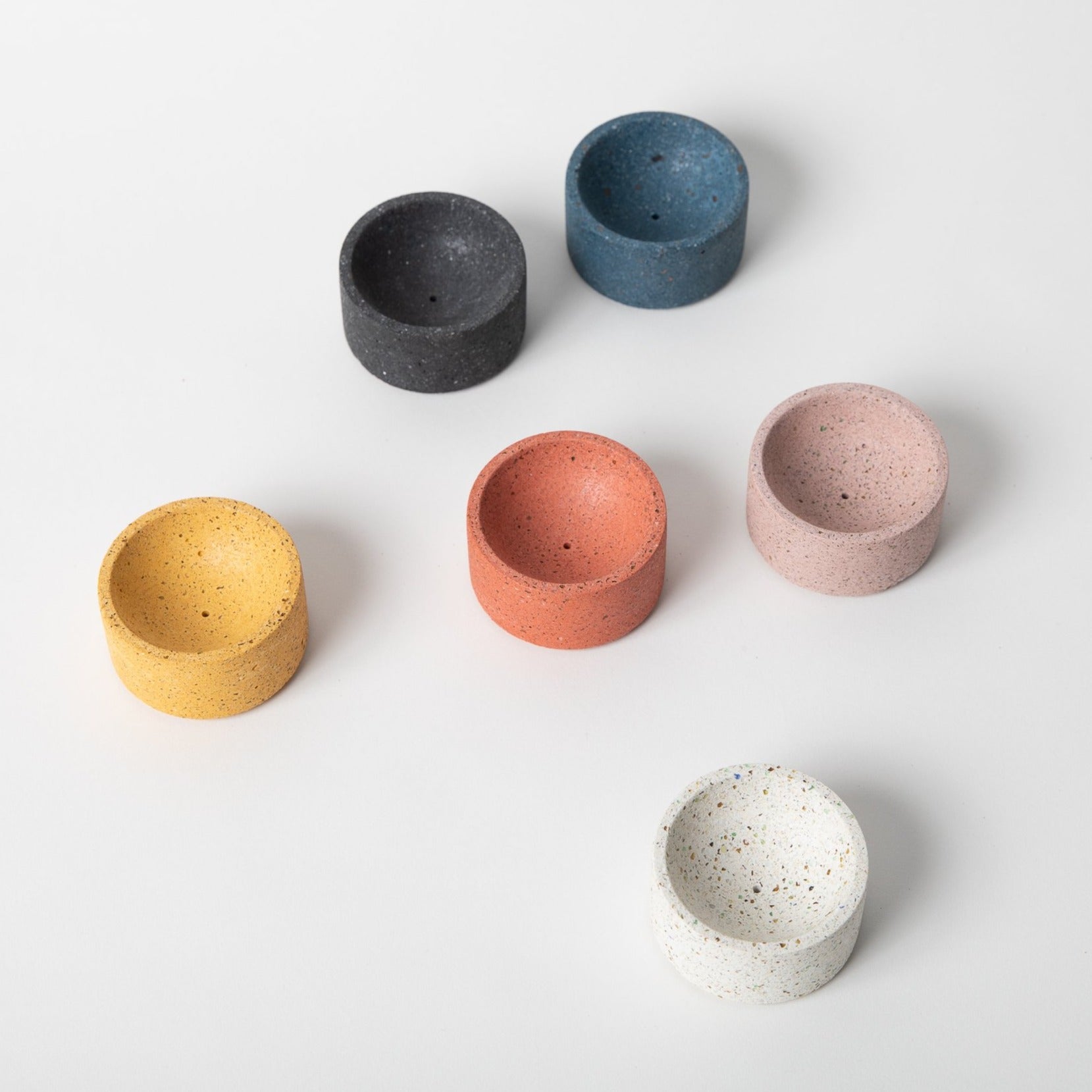 Pretti.Cool Round Incense Holder | Black Terrazzo