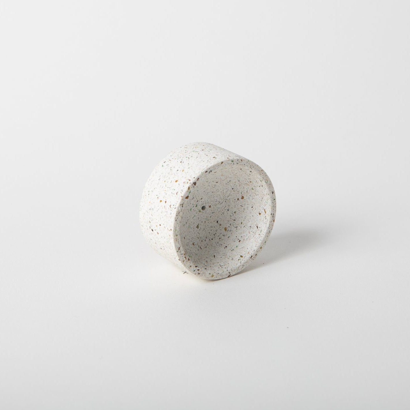 Pretti.CoolRound Incense Holder | White Terrazzo - M.S Skincare