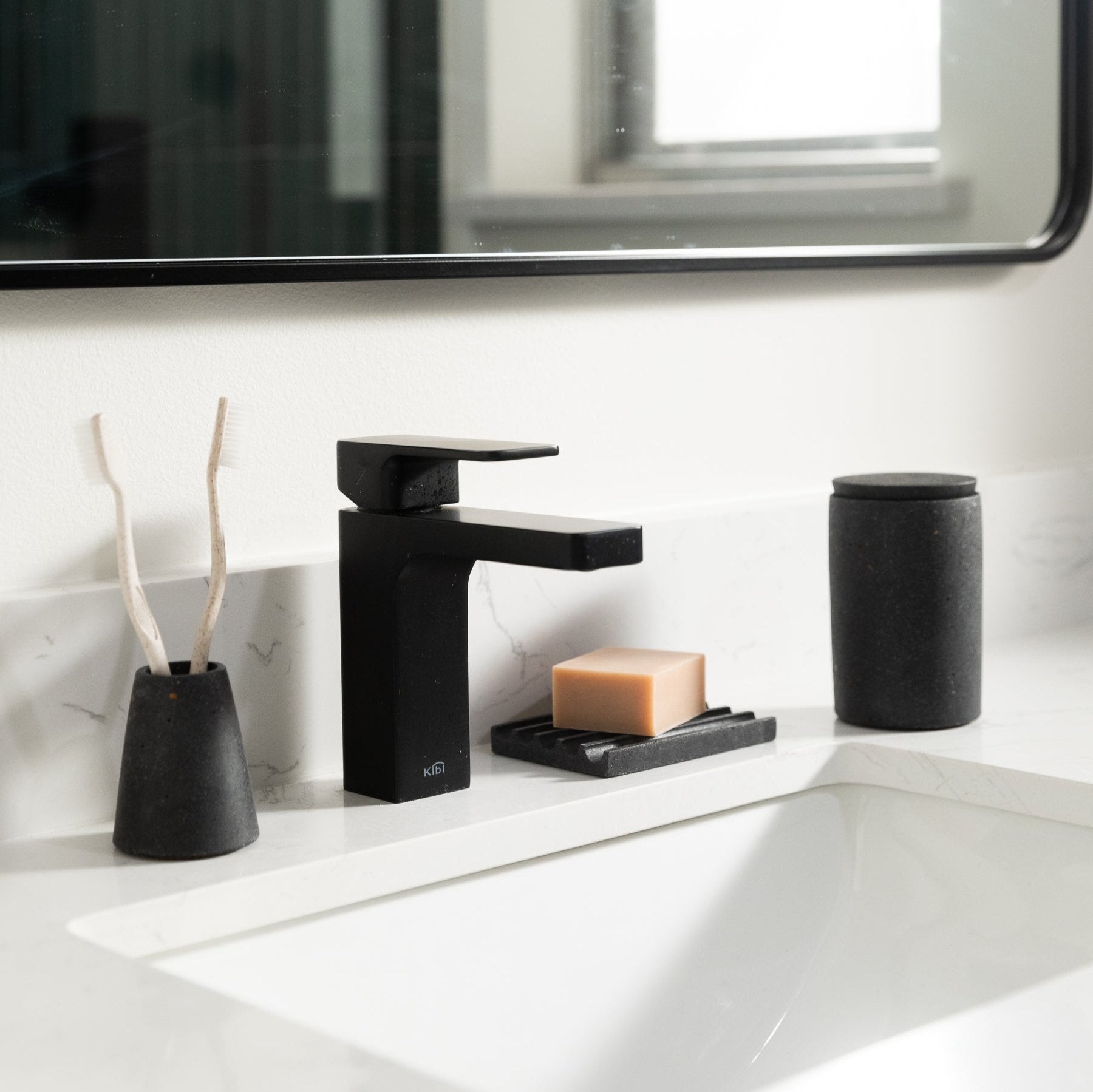 Pretti.Cool Soap Dish | Black Terrazzo