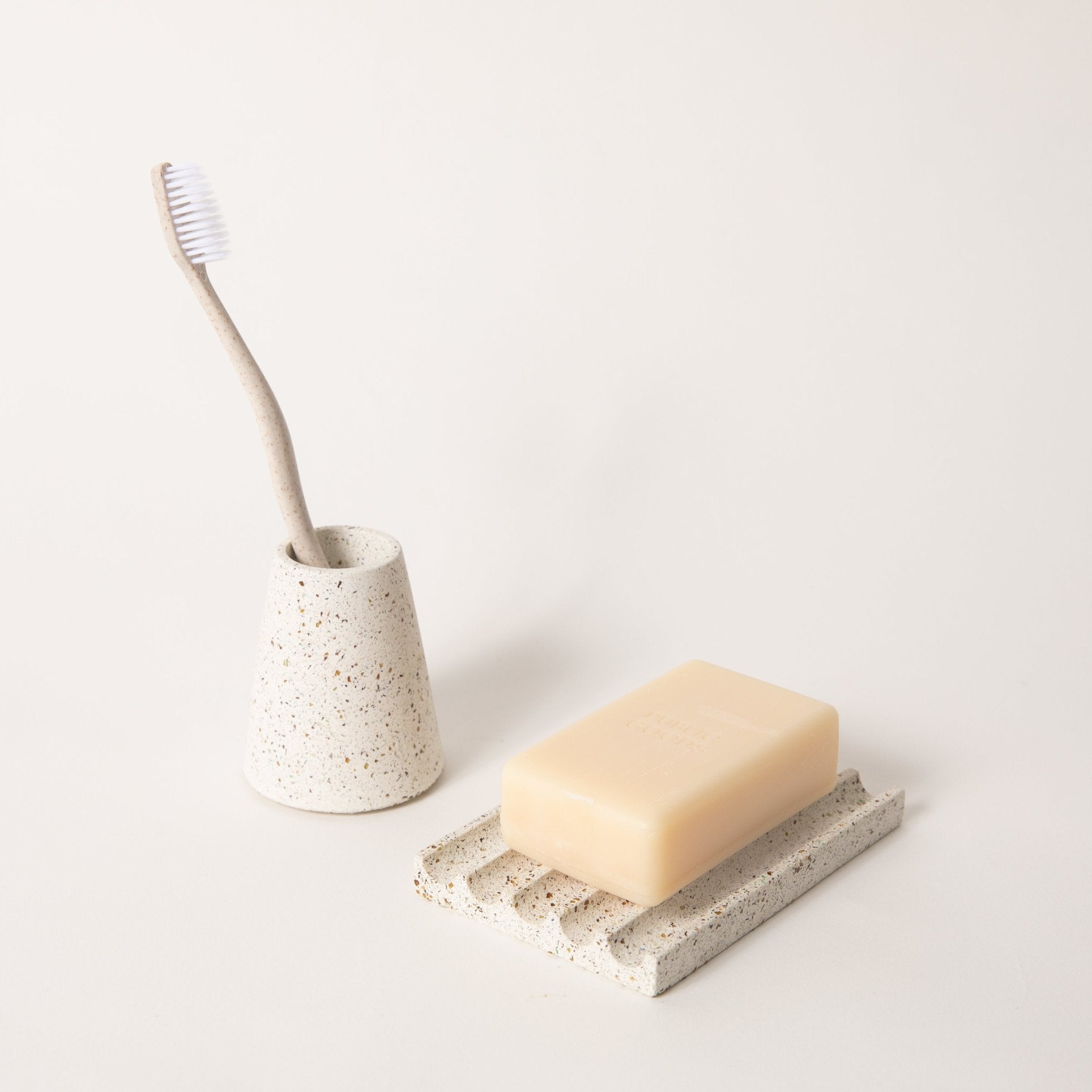 Pretti.CoolSoap Dish & Toothbrush Holder Set - M.S Skincare