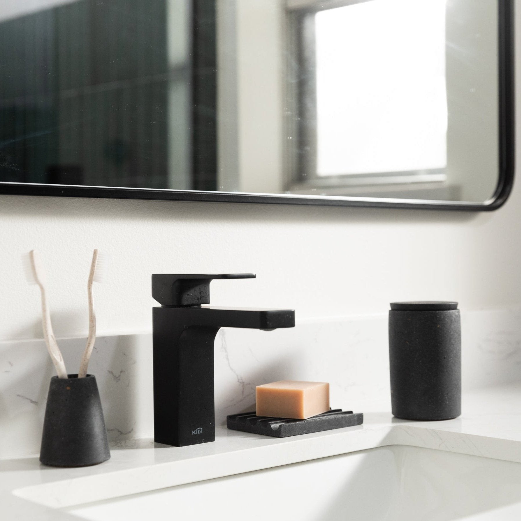 Pretti.CoolToothbrush Holder | Black Terrazzo - M.S Skincare