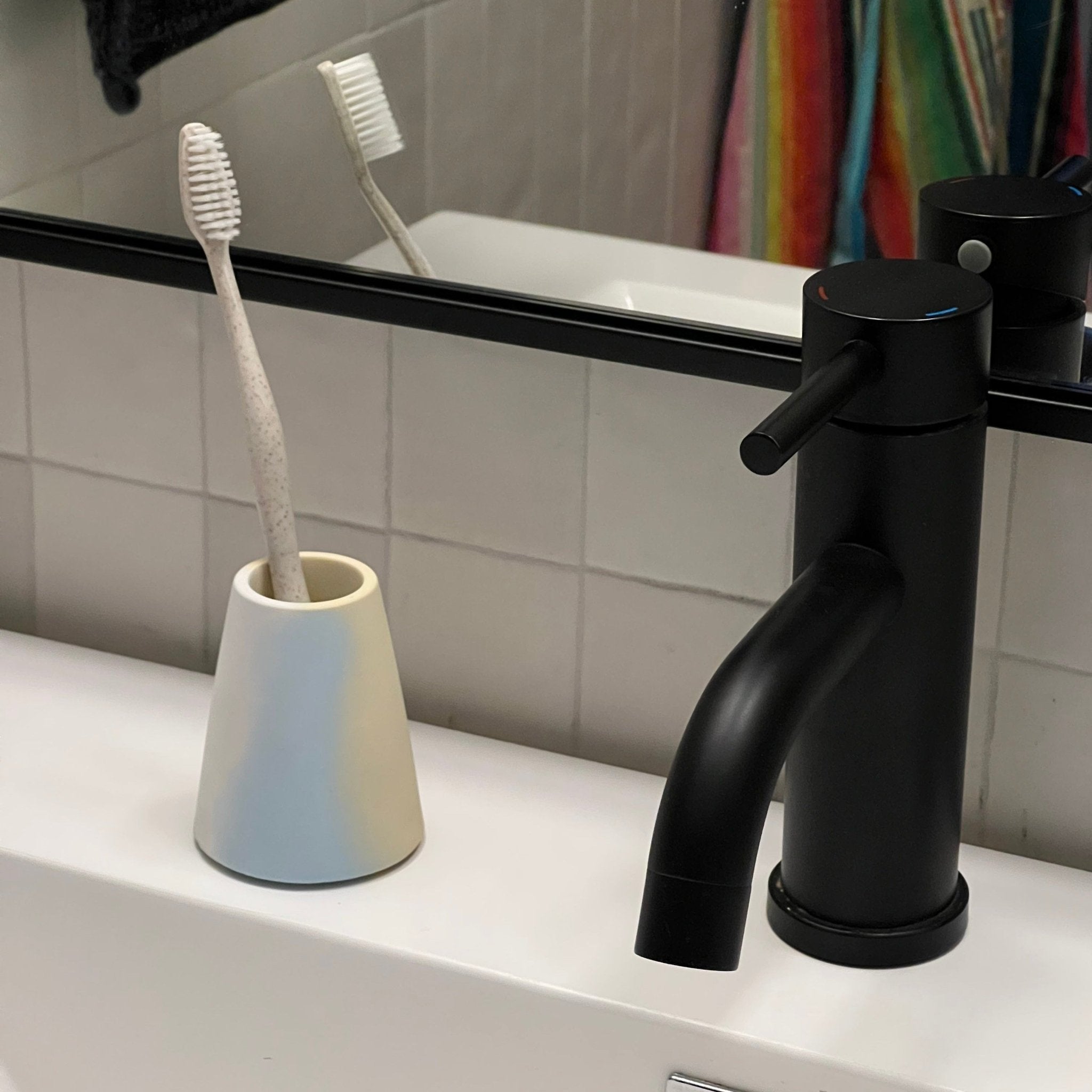 Pretti.CoolToothbrush Holder | Jawbreaker - M.S Skincare