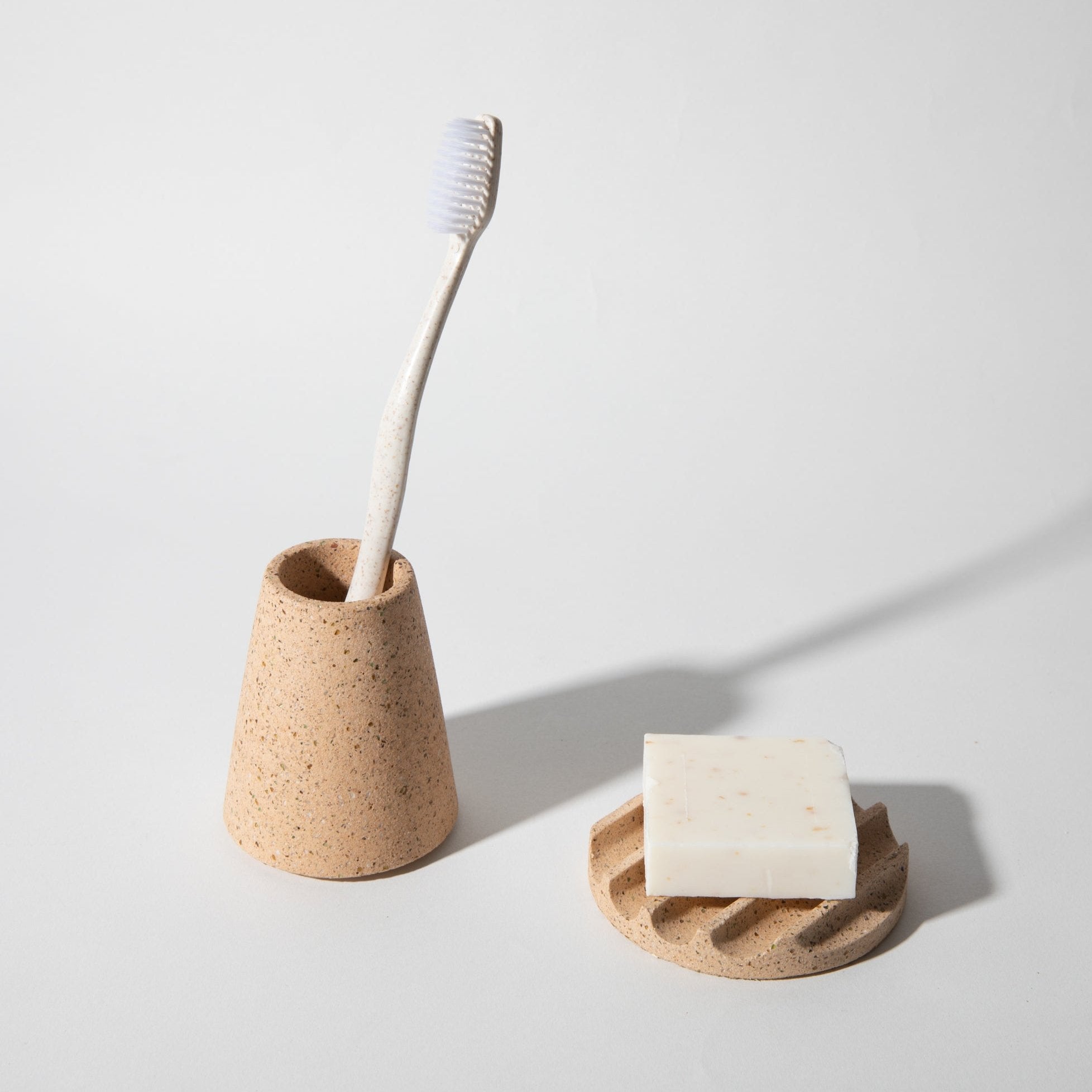 Pretti.Cool Toothbrush Holder | Peach Terrazzo