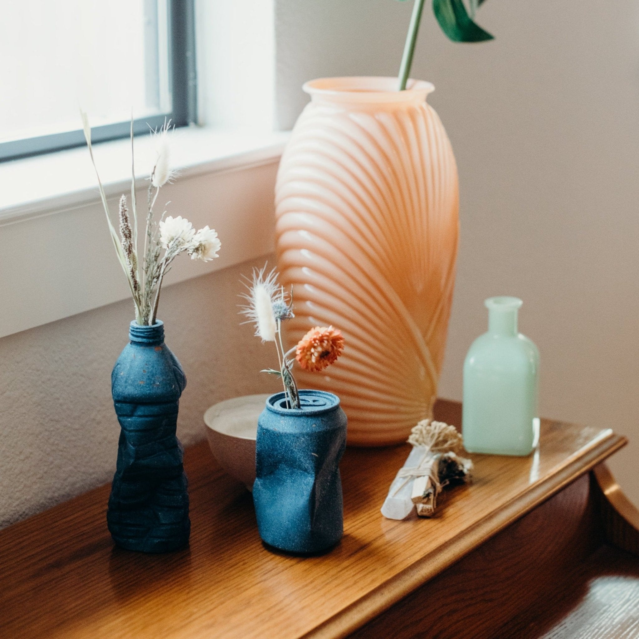 Pretti.Cool Water Bottle Vase | Cobalt Terrazzo