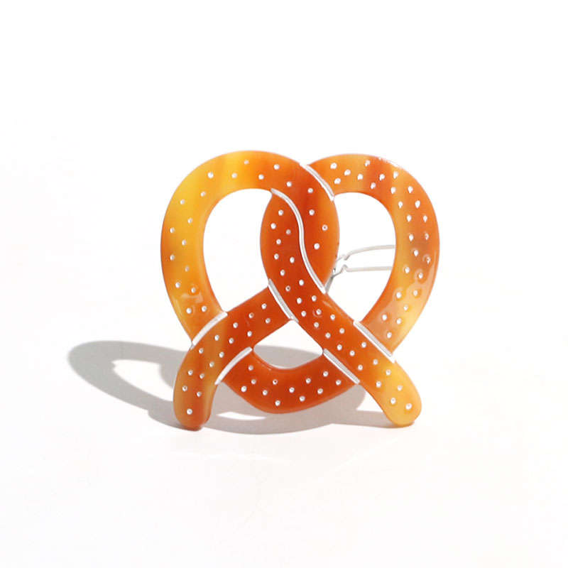 Pretzel Clasp Clip