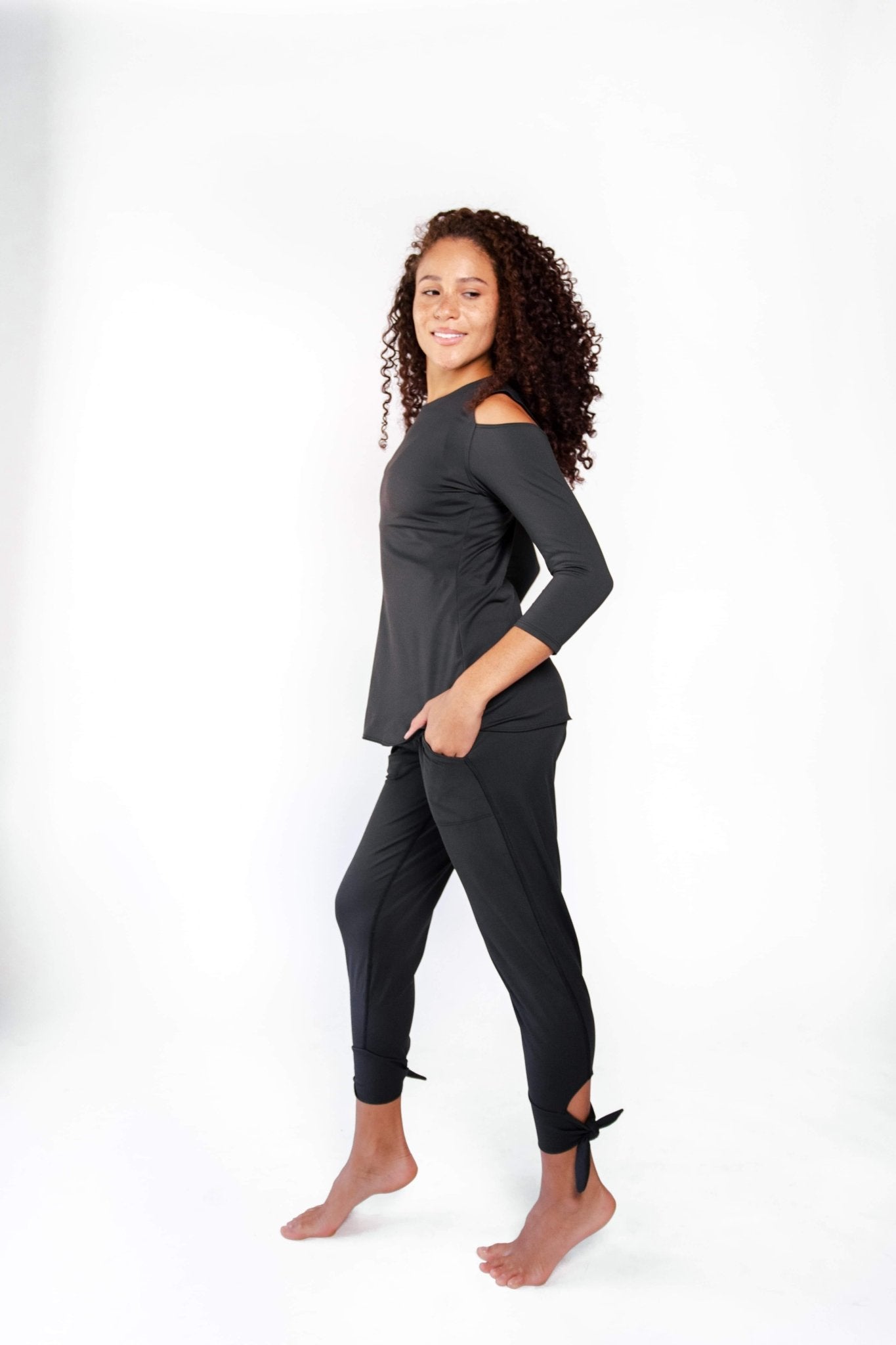 Yoga DemocracySunday Jogger in Jet Black - M.S Skincare